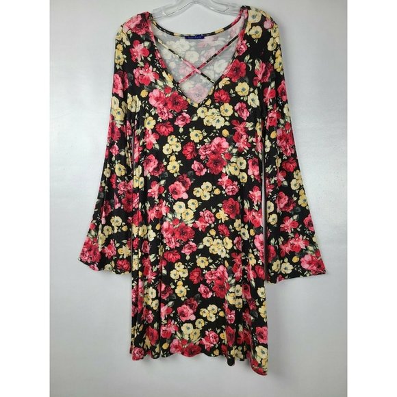 Sweet Claire | Dresses | Sweet Claire Black Flora Boho Bell Sleeve ...